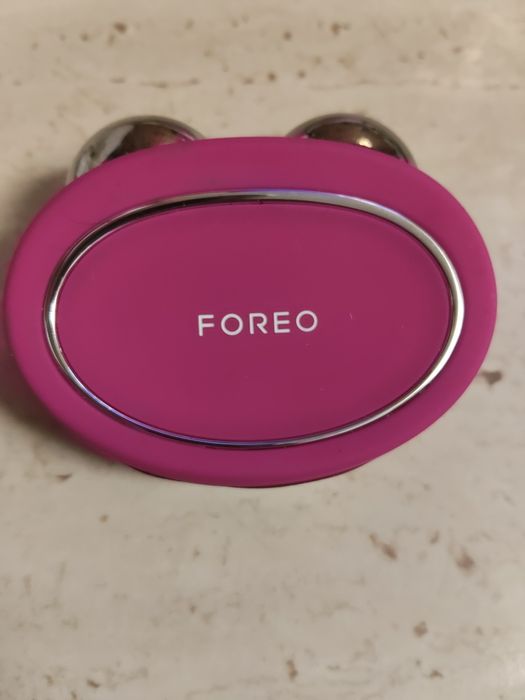 Foreo Bear tm aparat pentru tonifierea fetei