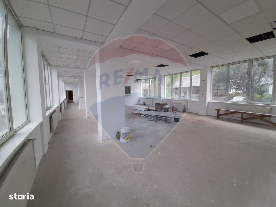 Vila / Pensiune / Camin / Azil seniori, zona superba Moeciu, parcare