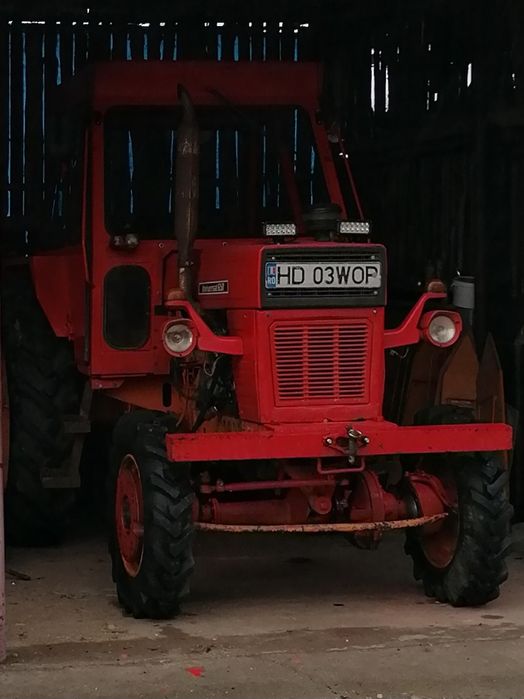 Vând tractor u 651 4×4