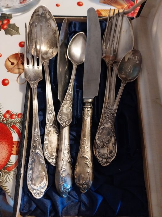 Посребрени Руски прибори