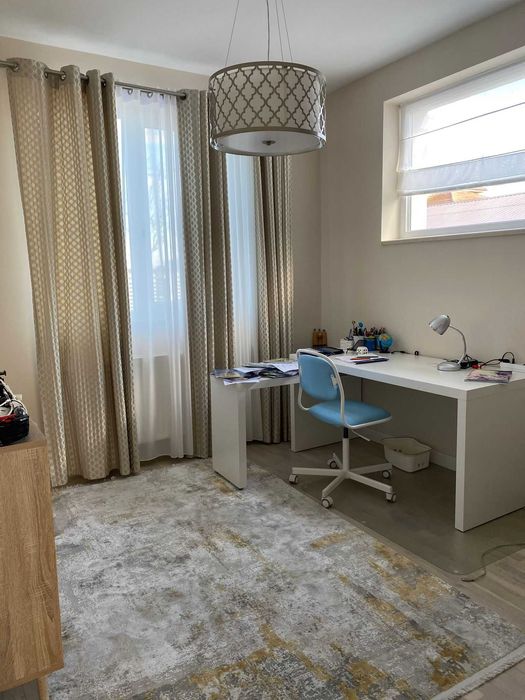 Vand casa in Mogosoaia langa padure