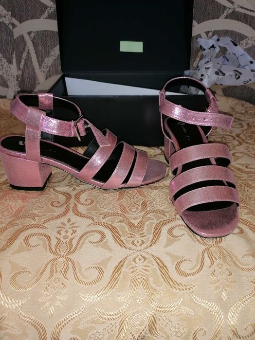 Летни дамски сандали