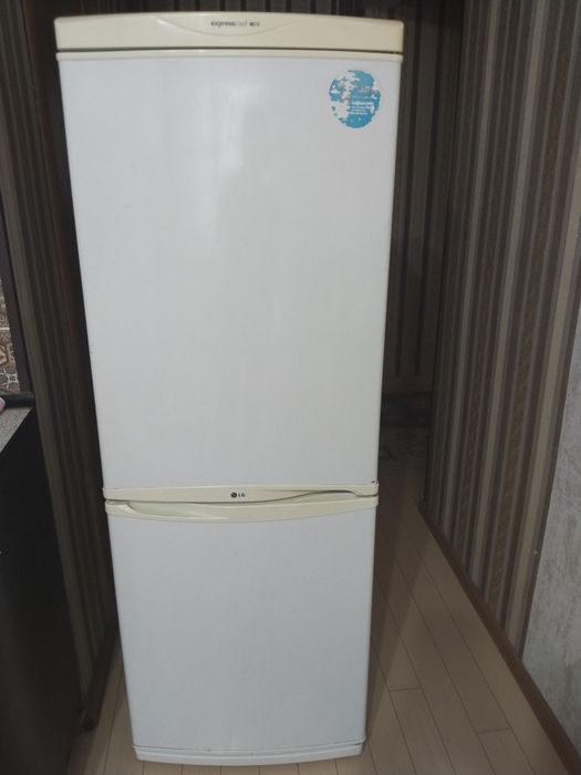 Продам холодильник