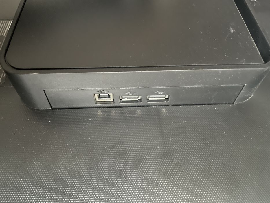 Monitor philips cu tastatura si mouse