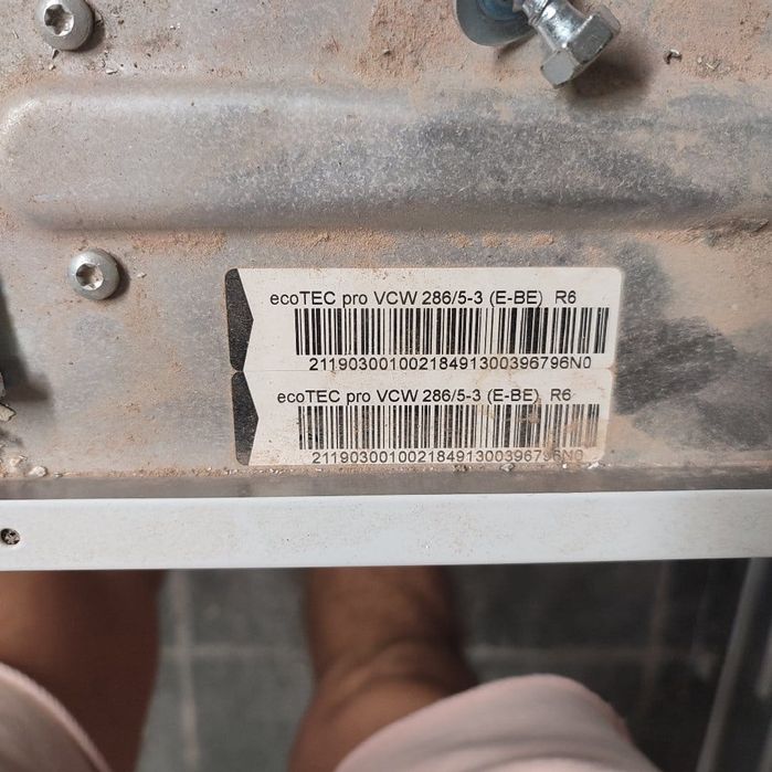 Vând centrala pe gaz , fabricației 2018,,in stare bunaa de funcționare. Preț 600 euro. Telefon 0769841861 sau  0727540785(după ora 17.00,pt  detalii.)