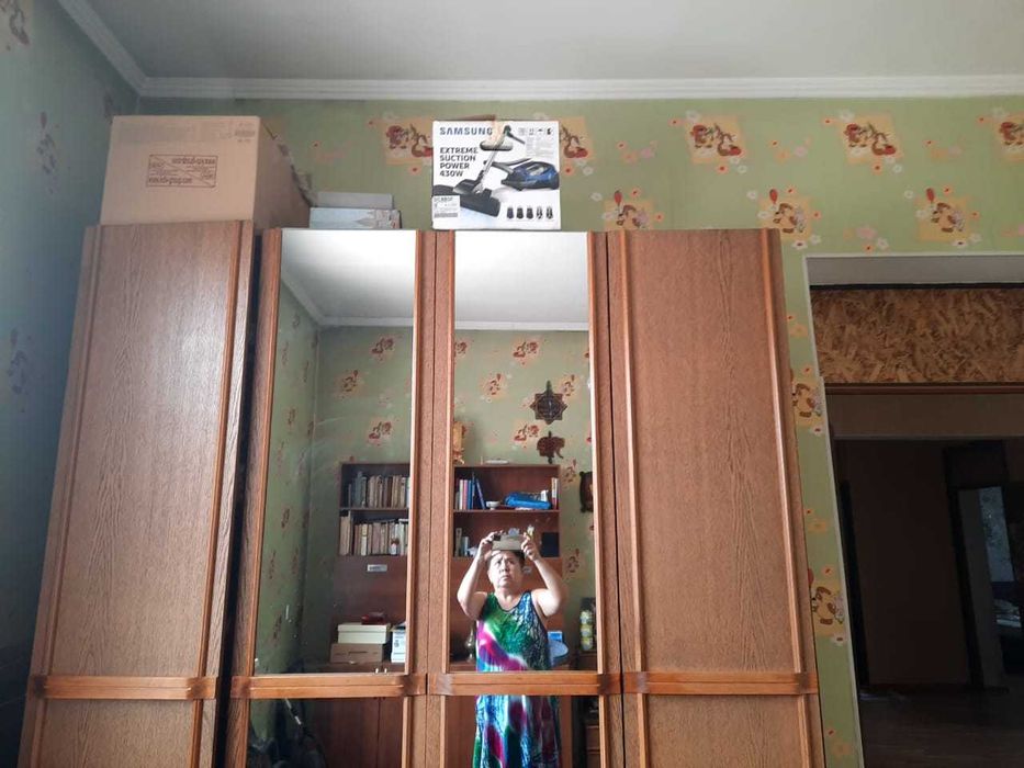 Шкаф, тумбочки, кровати б/у