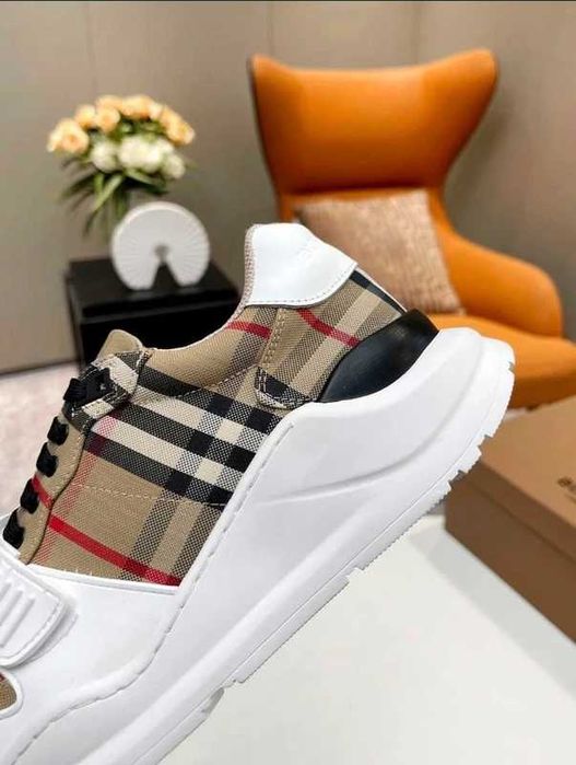 Adidasi Burberry
