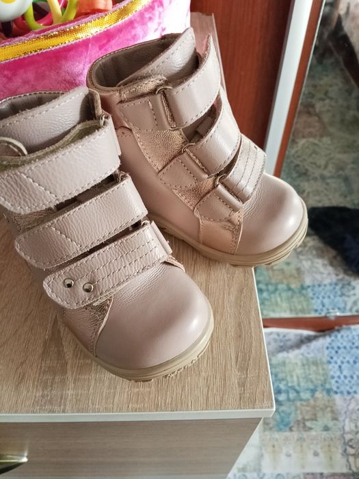 Новые сапоги для девочек