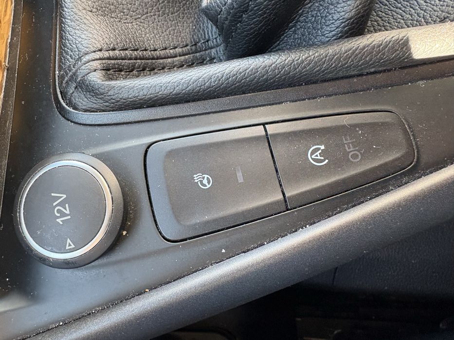 Ford Focus 78.000 km Pachet Iarnă (Parbriz + Volan + Scaune încălzite)