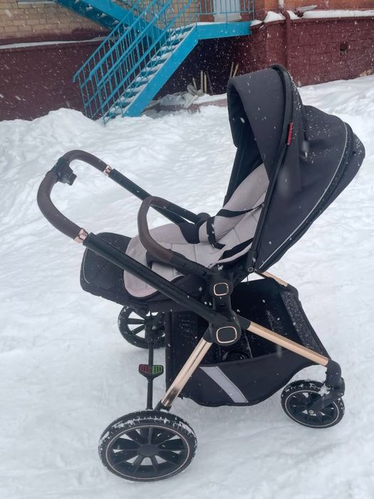 Коляска детская крепкая