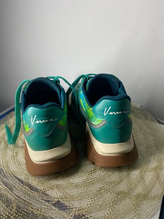 Vând adidași Versace sneakers de femei în stare foarte bună