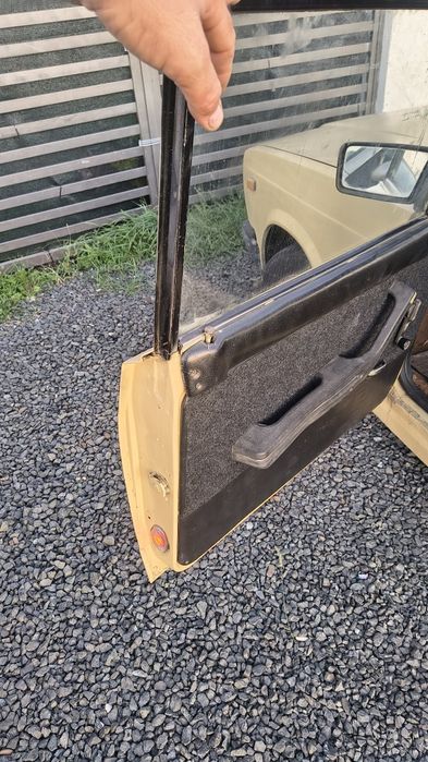 Vând Lada 2107 ,1500 cm3 . 2900 euro