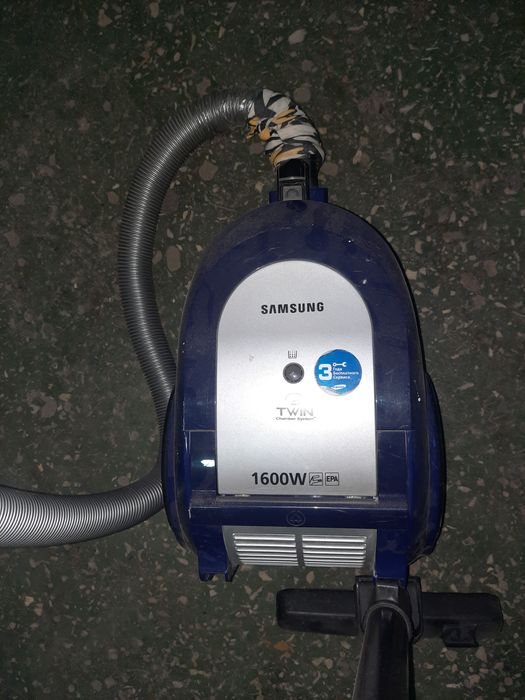 Продам пылесос по запчастям