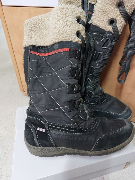 Продавам дамски ботуши s. Oliver