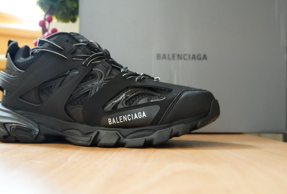 Balenciaga track