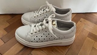 Дамски бели сникърси ест. кожа стелка 24 см