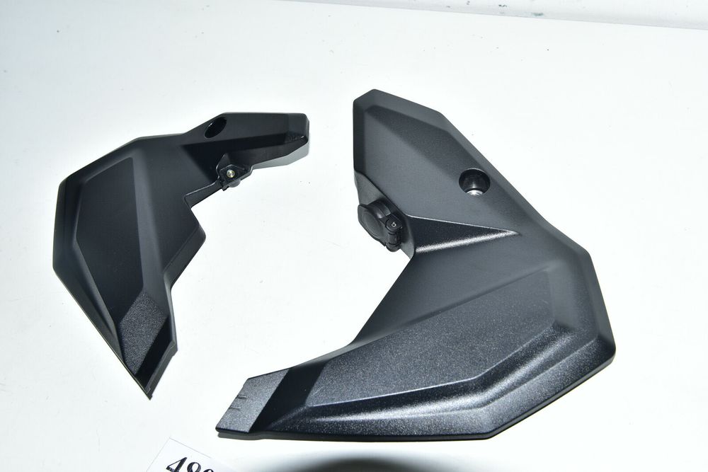 Carena stânga / dreapta + priză încărcare 12V BMW F900XR