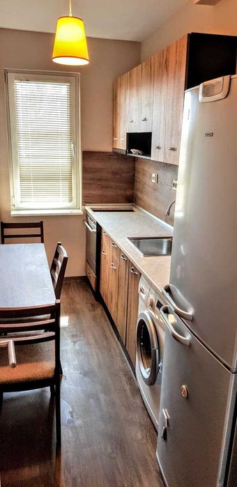 Дава се под наем Двустаен апартамент в Добрич, Център - 65 кв.м за 331.5 € - Снимка #2