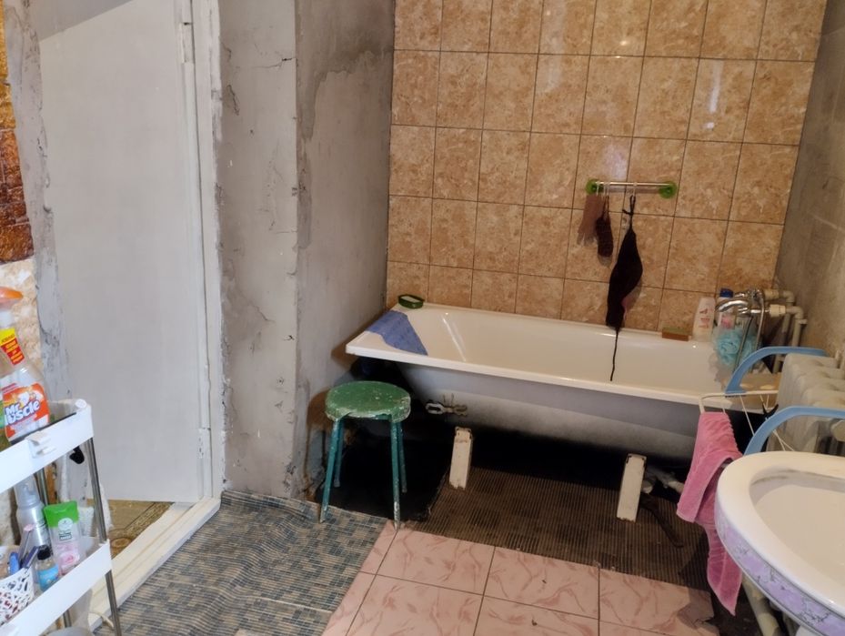 Продам срочно дом(часть дома )