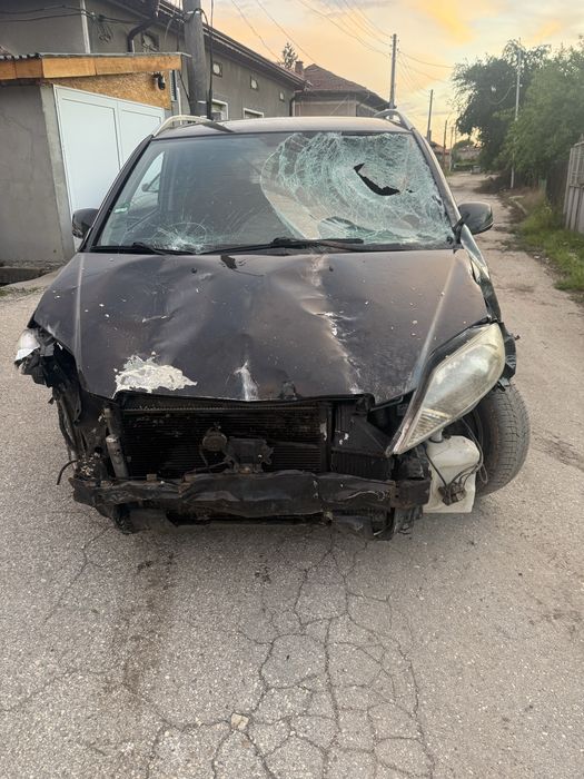 Хонда ФР-В  ФРВ 2,2д 140кс на части/Honda FR-V 2,2 140ks na chasti