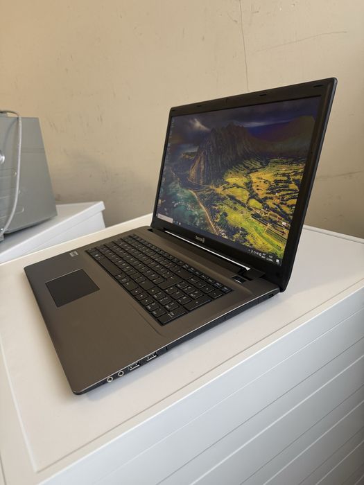 Лаптоп TERRA перфектен