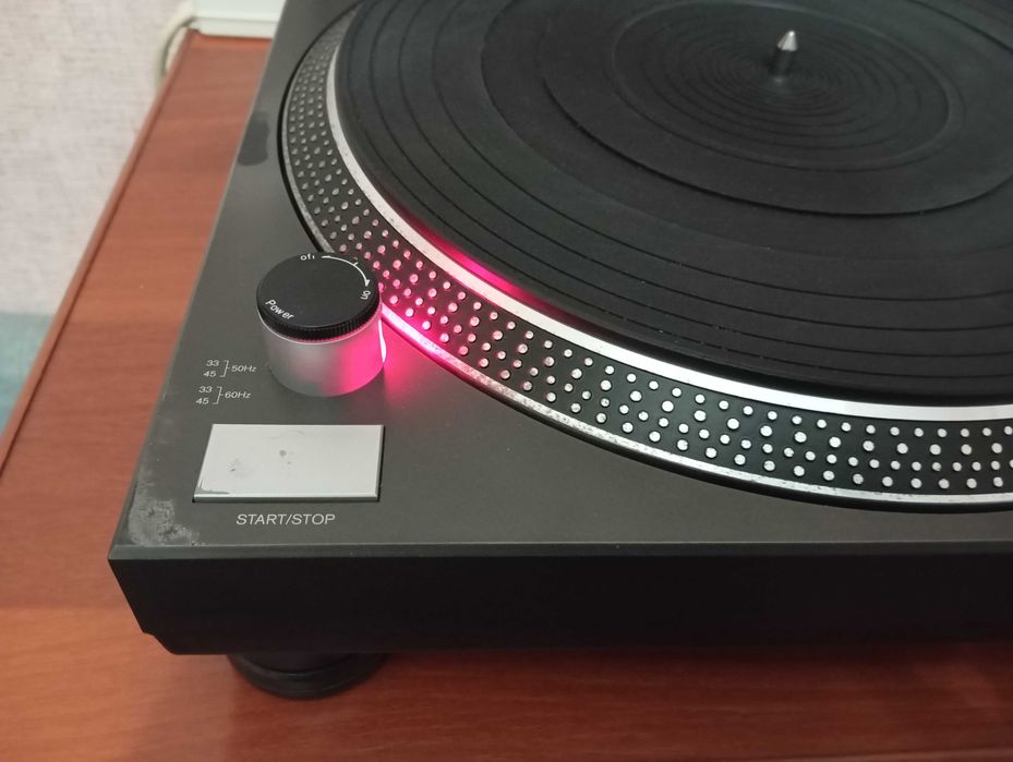 Продам проигрыватель винил дисков GEMINI.