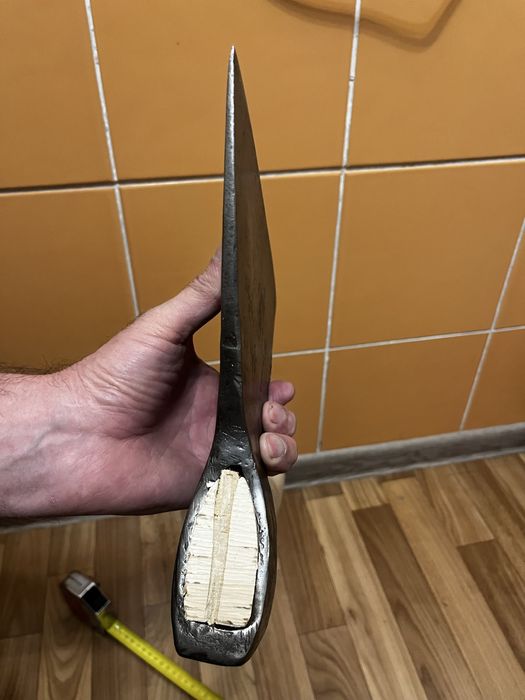 Продам топоры мясной и плотницкий