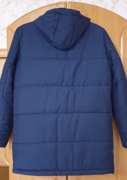 Зимний темно-синий пуховик