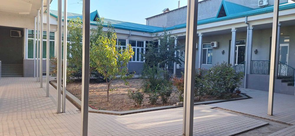 Ер нархида  участка сотилади 8 сотих.  Доруссалом масжиддан 100 метр.