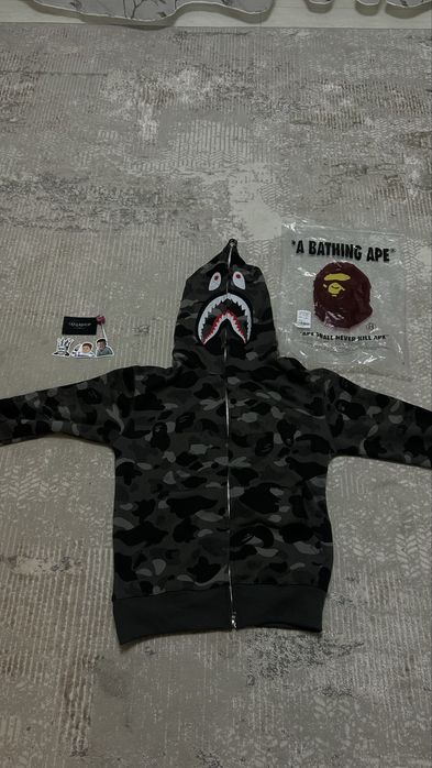 Продам кофту бейп в идеальном состояние