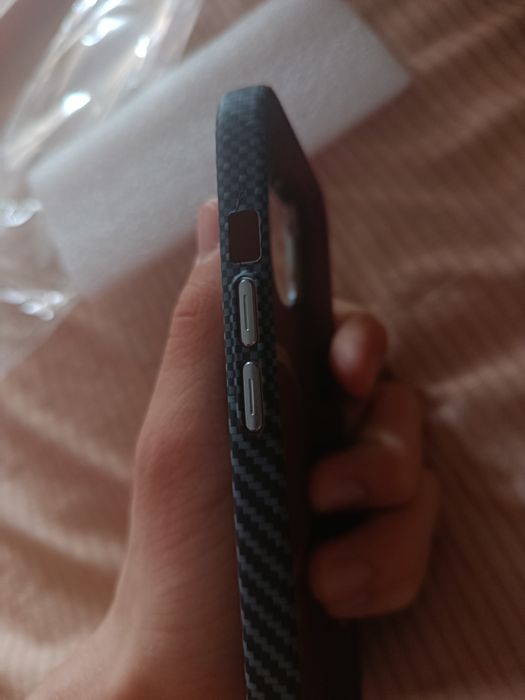 iPhone 13 | Карбоновый чехол