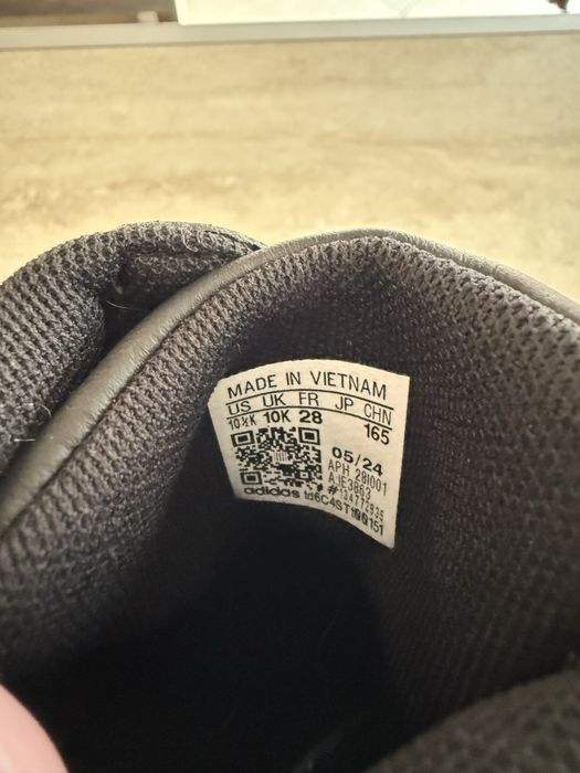 Продавам маратонки Адидас