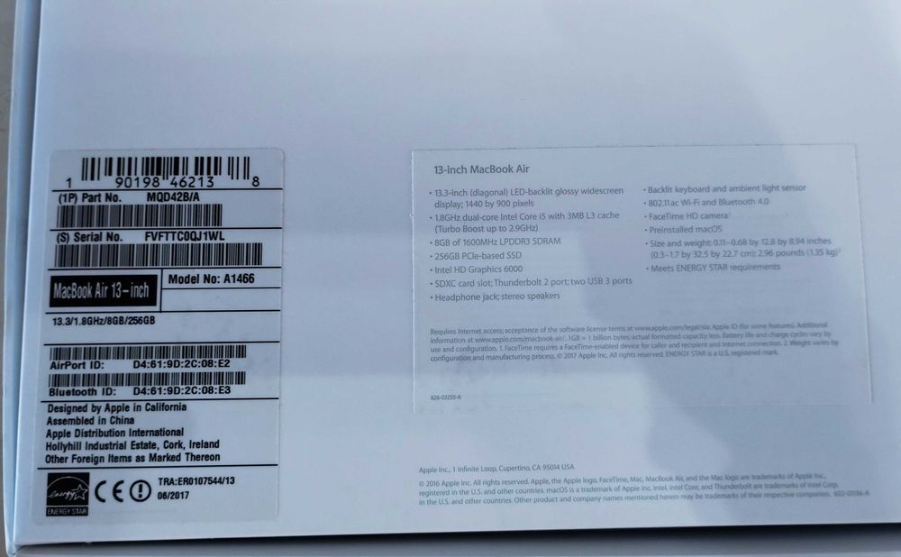MacBook Air 13,3 инча (А1466) - пълен комплект (като нов) + подарък