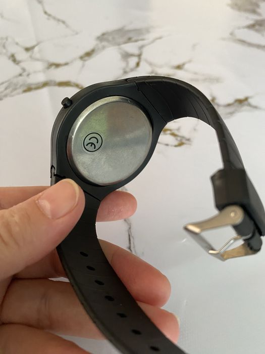 Часы наручные электронные