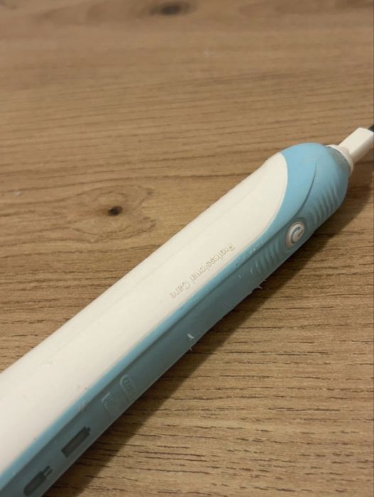 Periuta electrica Oral-B