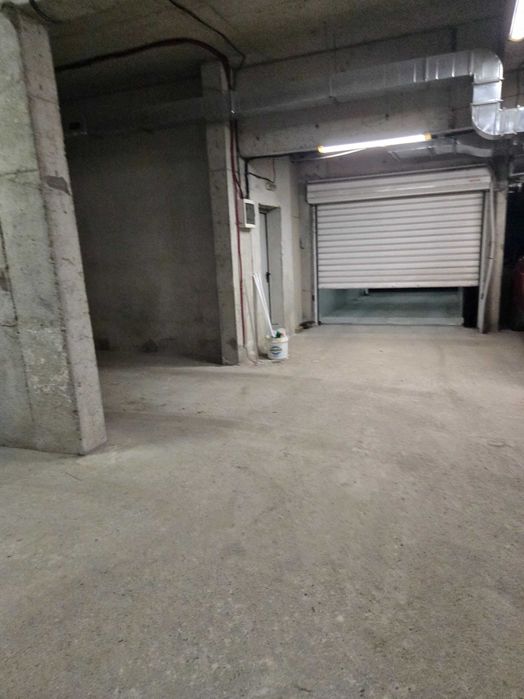 Дава се под наем Гараж / Паркомясто в Самоков - 200 кв.м за 76.5 € - Снимка #1