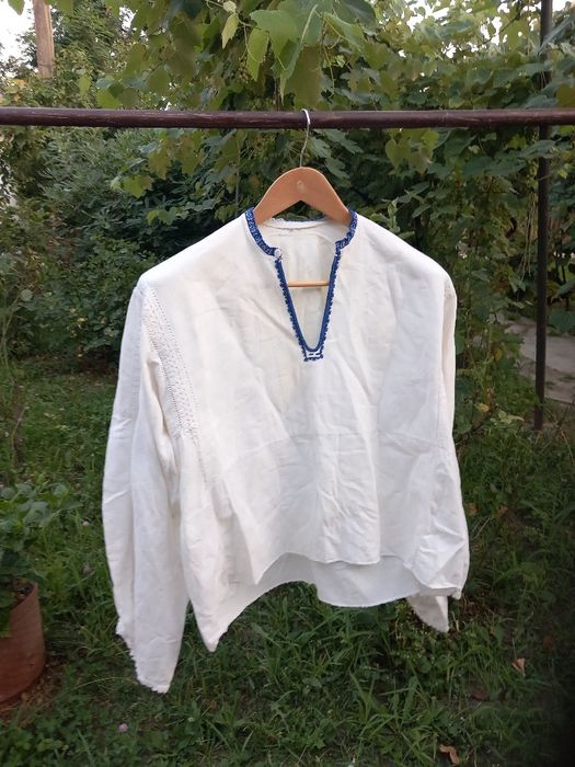 Vand doua camesi barbatesti,traditionale