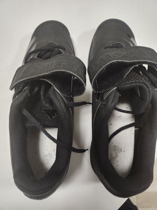 Adisasi Brand new Nr 45 EU!!!