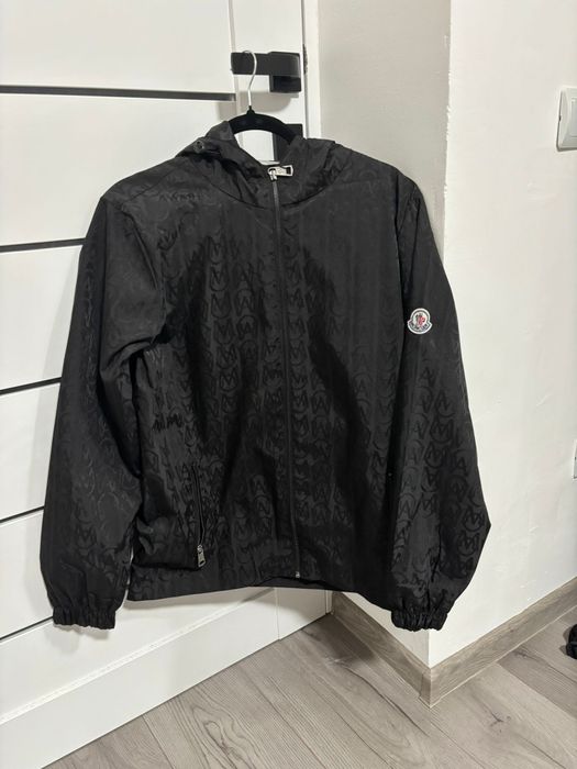 Geaca primăvară Moncler!