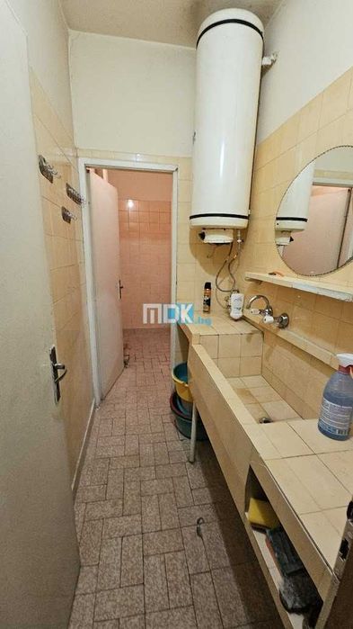 Тристаен 86 кв.м. среден етаж Белите брези