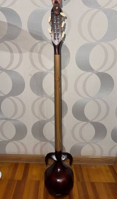 Qashqar rubob qolda ishlangan