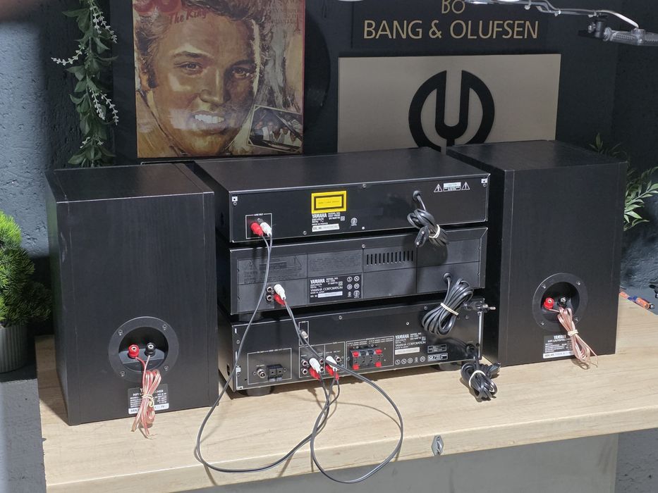 Linie audio YAMAHA ,receiver RX-350,deck kx-330, cd player cdx-450e, boxe ns-g30, sistem hifi retro black