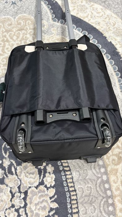 Продам чемодан двойка