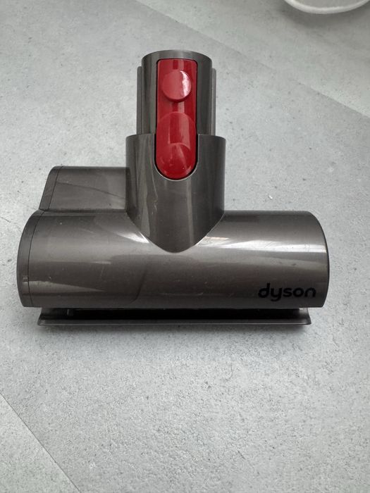 Aspirator Dyson Animal V8