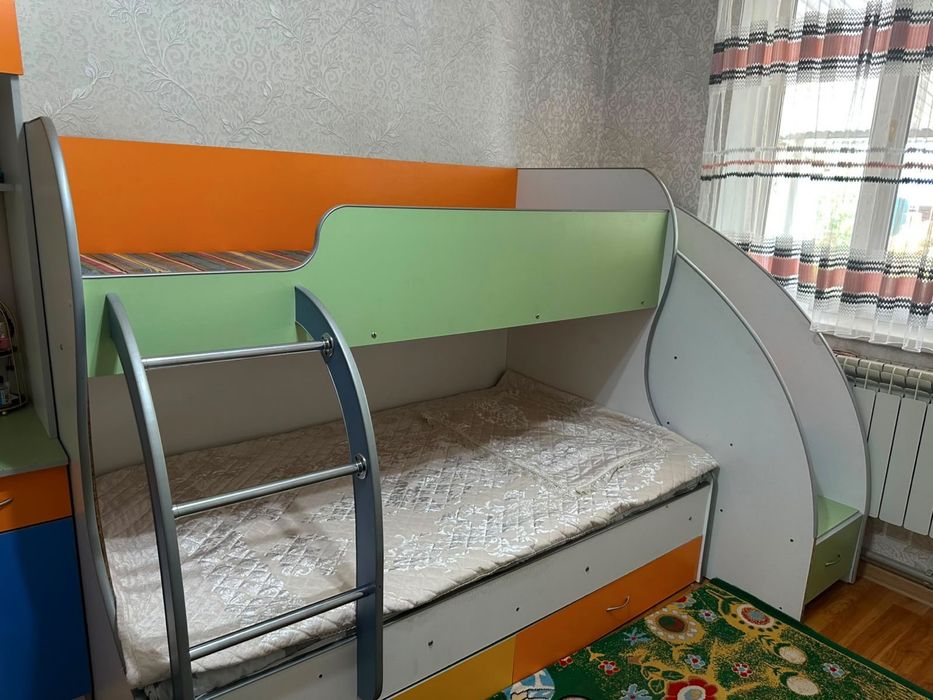 Шкаф кровать тумбочки