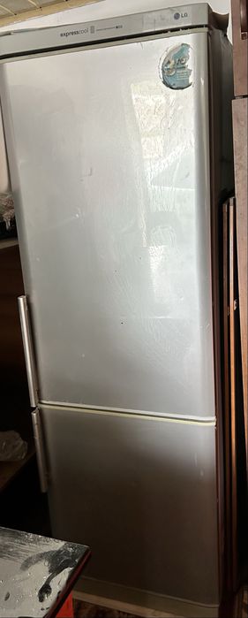 LG холодильник сатылады!