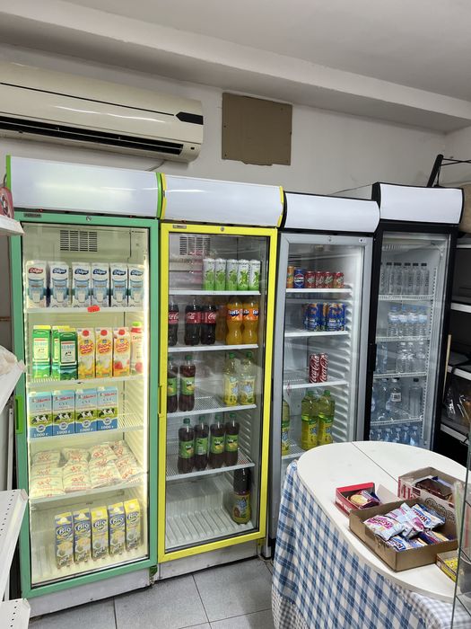 Витринный холодильник