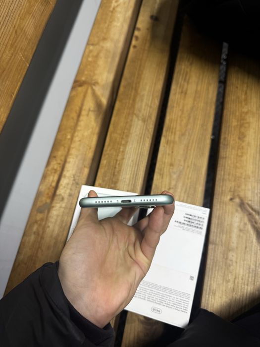 Продаеться iPhone 11 64GB