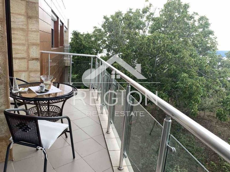 Дава се под наем Тристаен апартамент в Варна, Бриз - 128 кв.м за 700 € - Снимка #4