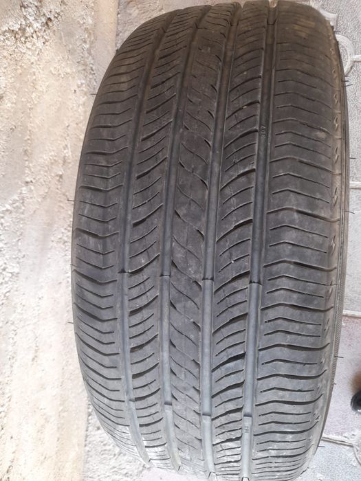 Продам! Резина на R17/215/50